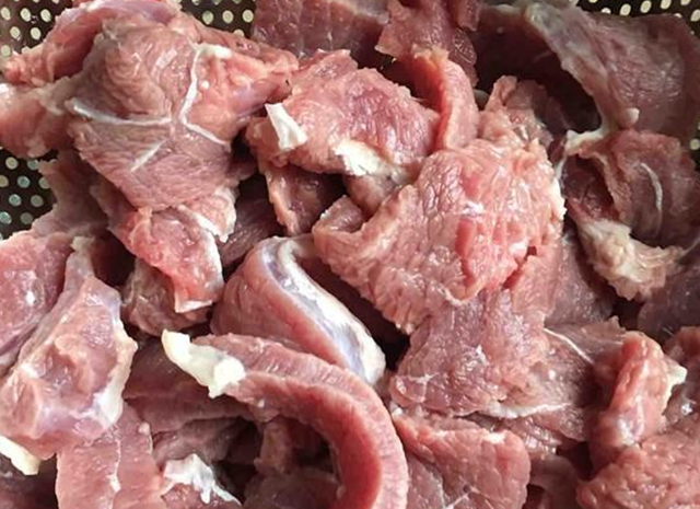 它蕴含20种氨基酸，虽然有点贵，但适合孩子吃，让他高于同龄人