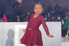 Mini辣目洋子拉丁比赛9个项目拿8个奖她是如何做到的？图片