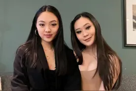 李连杰大女儿晒照庆生，两姐妹浓妆性感欧美范，基因强大似利智图片