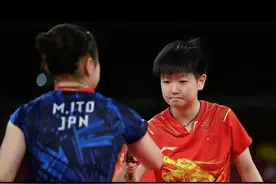 孙颖莎要回家，吃妈妈的味道给坐轮椅的姥爷颁奖，妈妈透露小秘密图片