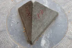 一脚踏三省——淅川荆紫关图片