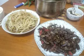 猪身上“最营养”的部分，13一斤没人买，肉贩子偷着乐自己吃图片