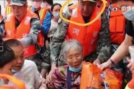 援驰河南！两上将一中将坐镇，“中国黑鹰”首次救灾图片