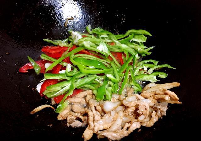 夏天少吃猪肉多吃它，2元1斤富含蛋白质和氨基酸，补充能量又下饭