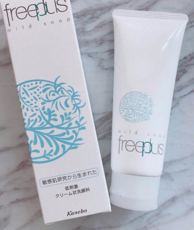 洗面奶推荐：温和补水祛痘能够有效减少痘痘和粉刺，让肌肤更洁净