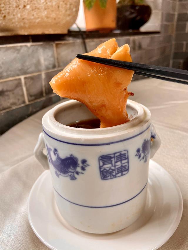 菊花可以和花胶一起煮吗 吃花胶可以喝菊花茶吗