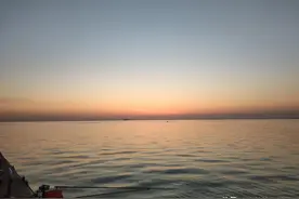 游钓骆马湖两天一晚，遭遇风浪险情，最终与哥们尽兴而归图片