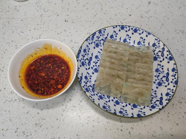 做猪皮冻，猪皮和水的比例是多少？教你正确做法，Q弹紧实无腥味