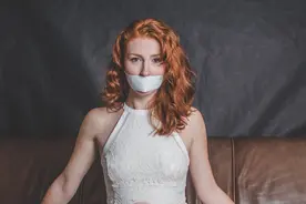 陷阱里的妹妹和母亲，都被默认抛弃了图片