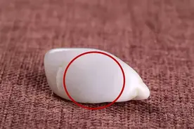 和田玉中的“水线”图片