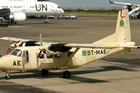 获得美俄青睐的国产运输机运-12图片