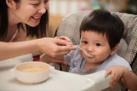 1岁半宝宝辅食：吃粥好还是吃米饭好？营养师教你辅食咋吃有营养图片