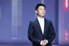 催泪！湖北籍众星合唱《武汉伢》，撒贝宁眼圈泛红开口唱哭网友图片