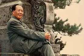 邓小平：把台湾回归祖国，完成祖国统一的大业提到具体的日程上来图片