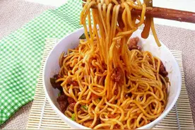 教你营养美味的榨菜肉末拌面，家常好吃又能解馋，孩子们特喜欢图片