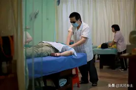 男子双目失明，与盲女相恋三年结婚，谁知生下儿子后陷入无奈境地图片