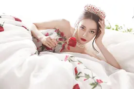 迪丽热巴再传绯闻！剧组私用车现身黄景瑜酒店，巧合被扒不止一次图片