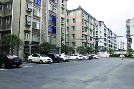30多年没划车位，居民常为停车吵红脸，改造后——咸安审计小区：停车不再难图片