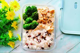 关晓彤晒出减肥食谱，全是妈妈亲自搭配，难怪个高还那么瘦，服气图片