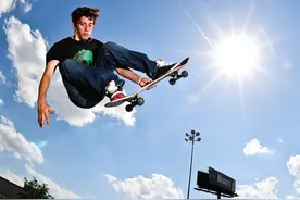 男士运动腕表怎么选择？史尼嘉手表告诉你图片