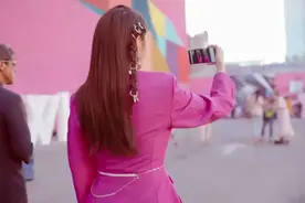 巨亏600亿！被1亿人捧起来的“超级名媛”，人设崩塌图片