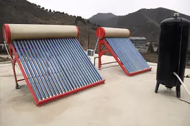 在农村，空气能热水器与太阳能热水器哪个更适合呢？看对比才知道图片