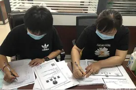 挂门头匾必须先备案 石家庄这条街道严查不规范行为图片