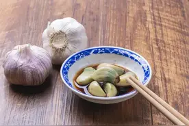 变了色的大蒜和洋葱，还能吃吗？图片