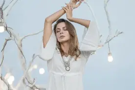 弟弟结婚，我随礼3万，妈妈坚持还给我2万图片