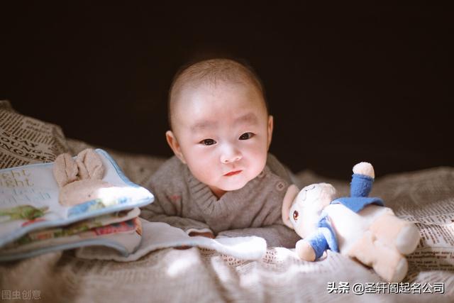 敏捷、大气的2021年男孩名字大全 属牛的男孩起名常用字大全