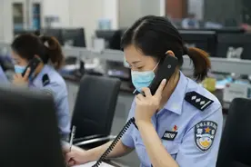 仙桃110女警化身知心小姐姐图片