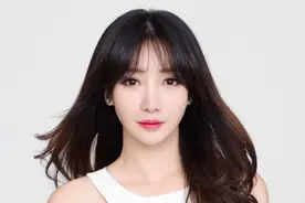 借胸上位？被迫进入娱乐圈？性感女神柳岩的成名历程图片
