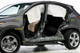 最新碰撞成绩出炉：又一本田断B柱，沃尔沃单项倒数第二图片