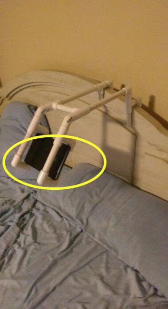 装修剩了几根水管，师傅简单做个悬空壁挂鞋架，给他人工费都不收