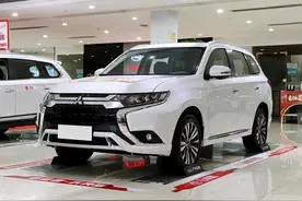 探店三菱欧蓝德！又大又便宜，和其它日系SUV相比它更值得入手图片