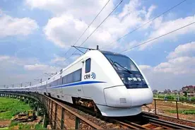 为什么高铁半夜不经营，而火车可以？乘务员说出实情图片