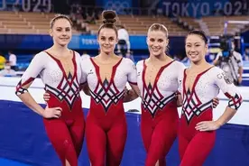 甩掉传统三角高衩韵律服！德国「体操天使」穿上紧身衣一样火辣图片