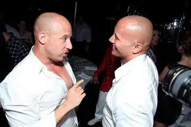 光头范老大邀请巨石强森，快回来演速度与激情10，网友：不吵了？图片