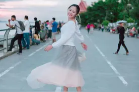 24岁女儿与50岁妈妈：蜕变、闺蜜、笑语图片