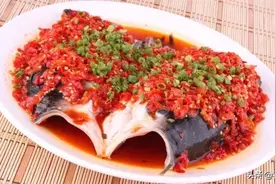 剁椒鱼头，湖南人的招牌菜齐齐哈尔人也能在家做了图片