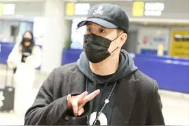 潘玮柏真让人刮目相看，微胖体型依然能走潮流型男路线，很长气势图片