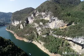 95后兵哥哥回深山养鸡 梦想带动贫困户发展，找女朋友太艰难图片