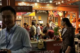 楚门吉他上海展吉他的盛宴图片