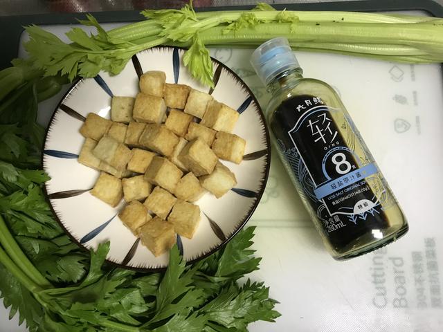 秋季多给孩子吃它，富含18种氨基酸，铁含量极高，补血养颜气色好