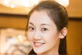 “冯女郎”苗苗：频频与郑恺传恋情上热搜，终于有部剧火了图片