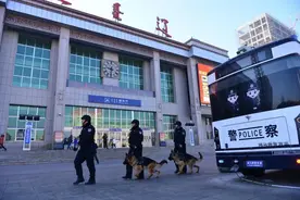 用歌声告白：通辽铁警唱响《把一切献给党》！图片