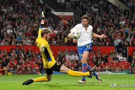 10个经典1v1过人技巧教学图片