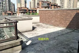 楼顶热得烫脚，不指望隔热材料了，不如架空5cm铺一层防腐木有效图片