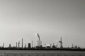 国家发改委：严禁新建1000万吨以下常减压/80万吨以下石脑油裂解制乙烯等装置图片