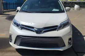 晶钻式大灯充满力量感 高级真皮座椅 20款塞纳LTD配置豪华图片